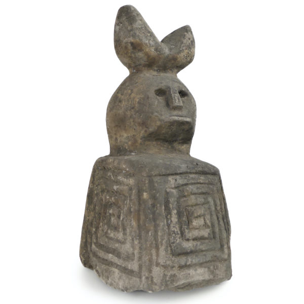 Grande statuette Sumba Katoda anthropomorphe massive en pierre (3/4)