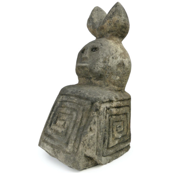 Grande statuette Sumba Katoda anthropomorphe massive en pierre (3/4)