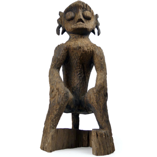 Grande statue Modang ancienne Kalimantan Dayak en bois de fer érodé (face)