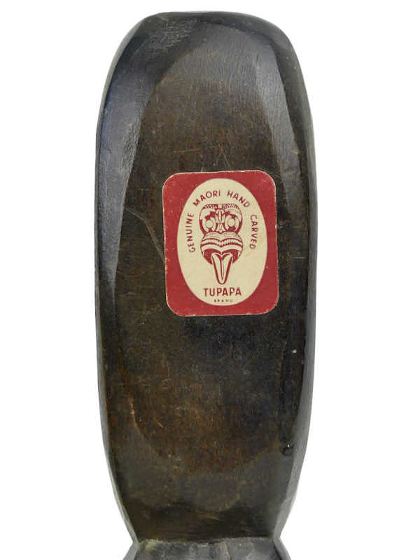 3 petits Teko Teko Maoris anciens en bois et ormeaux Nouvelle-Zélande (détail)