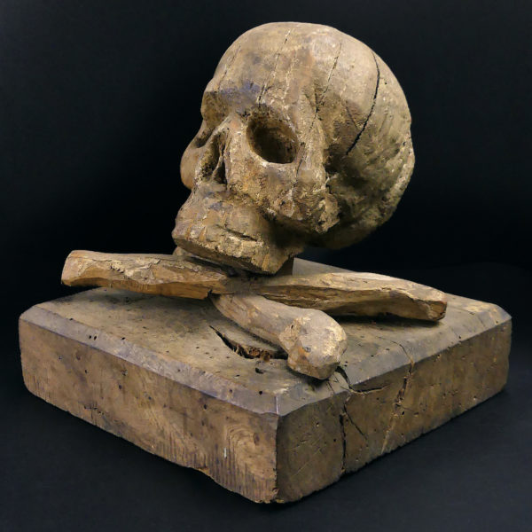 Crâne d’église ancien en bois sculpté Crâne d'Adam Vanitas Memento mori (3/4)
