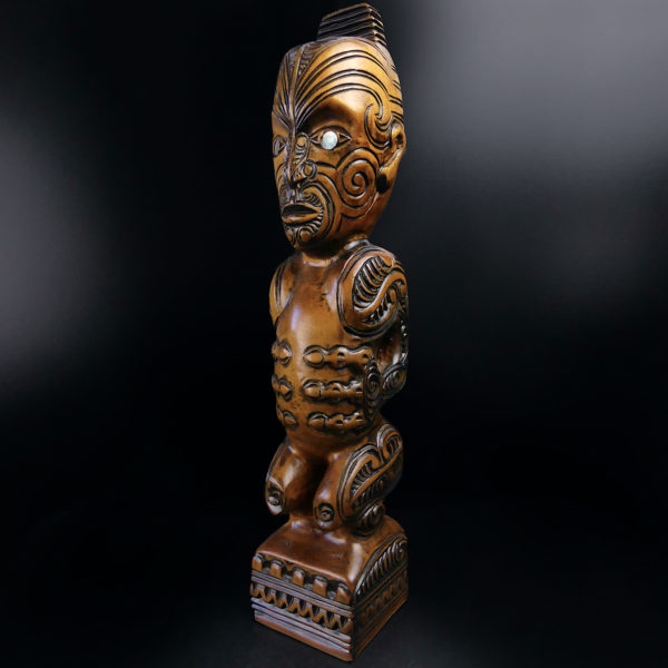 Teko Teko Poutokomanawa Māori signé en bois de Kauri (3/4)