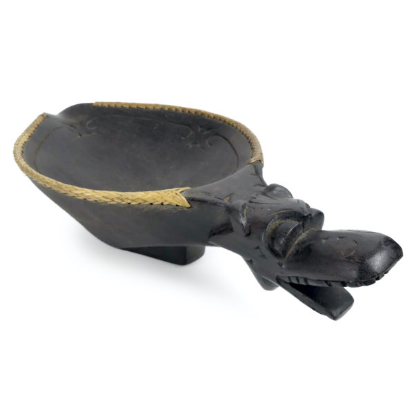 Coupe de cérémonie Batak en bois sculpté et rotin tressé Sumatra (3/4)