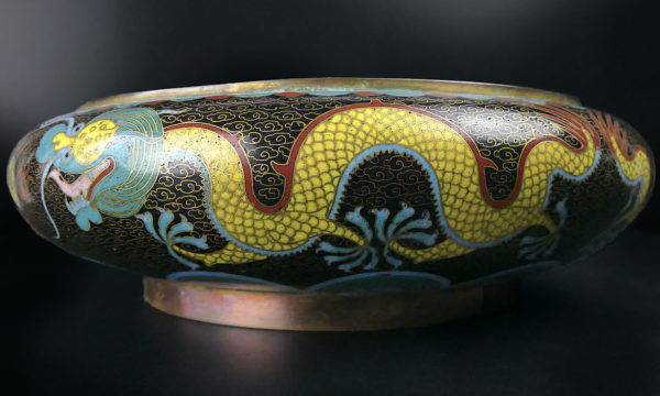 Rince-pinceaux chinois Ming aux dragons en émail cloisonné et bronze (profil)