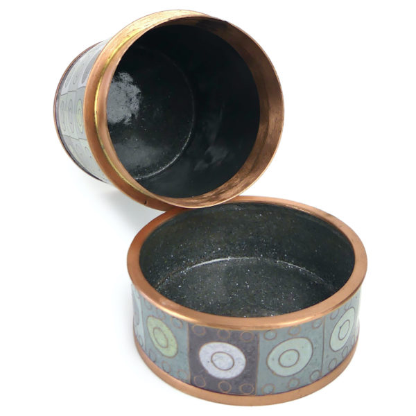 Petit pot en cloisonné aux cercles vert bleu mauve Fabienne Jouvin (ouvert 3/4)