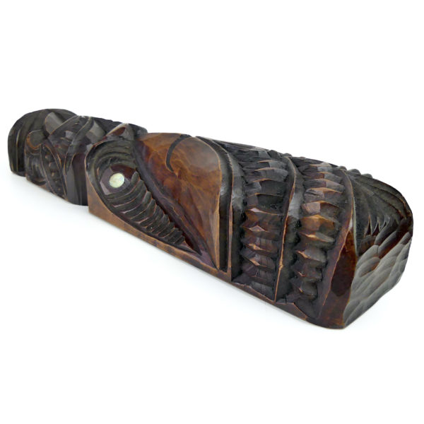 Teko Teko Māori céphalomorphe en bois et ormeaux Mi-XXe (dessus 3/4)