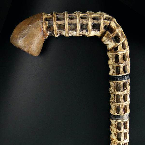 Canne de capitaine Cap Hornier bois et vertèbres de requin XIXe (détail)