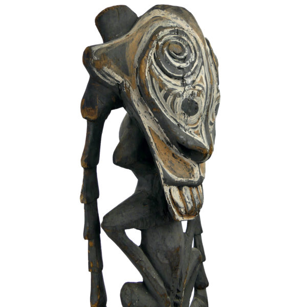 Grand totem insecte iatmul anthropomorphe monoxyle Moyen Sépik (3/4)