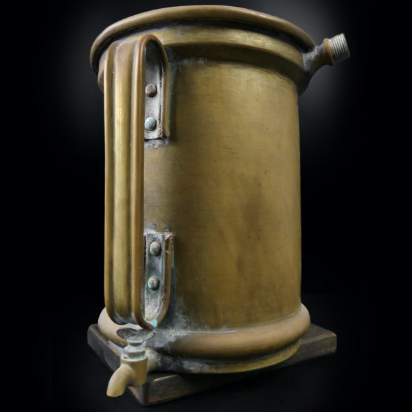 Grand alambic massif en cuivre de plusieurs teintes et étain (3/4)