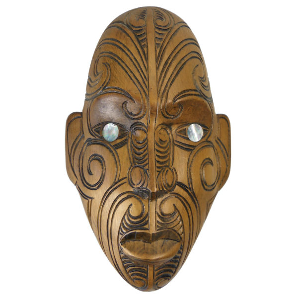 Petit masque Parata Māori signé Hemi en bois de Tōtara et Pāua (face)