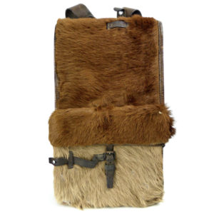 Sac à dos bicolore de l'armée suisse en cuir et fourrures de vachette WW2 (face)