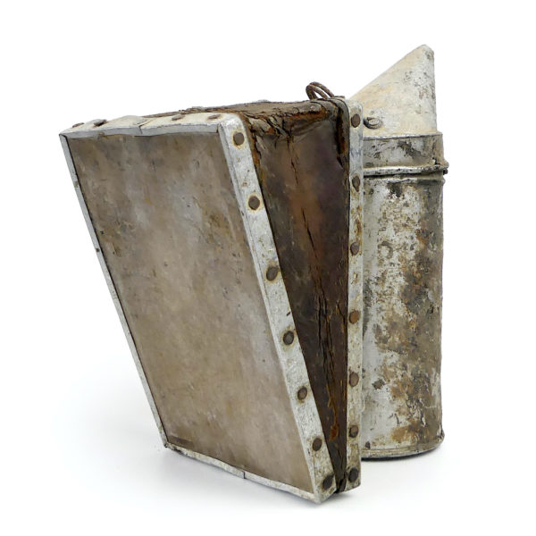 Enfumoir à abeilles ancien début XXe en métal bois et cuir Apiculture (3/4)