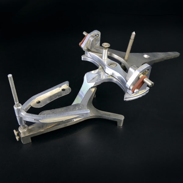 Articulateur dentaire vintage années 60 prothèses porte-empreintes Allemagne (3/4 ouvert)