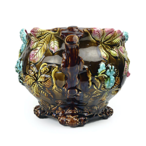 Cache-pot Marronnier en barbotine 805 de la Faïencerie Onnaing XIXe (profil)