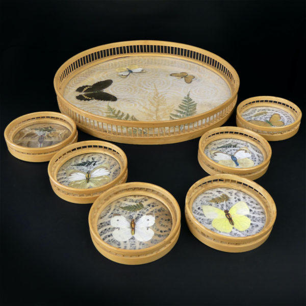 Plateau en bambou aux papillons vintage et 6 sous-verres ronds