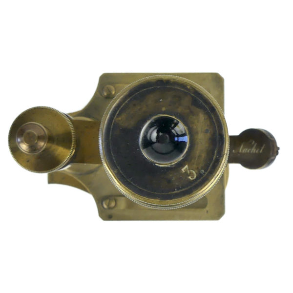 Microscope NACHET ET FILS Paris en laiton massif restauré 1880 XIXe (dessus)