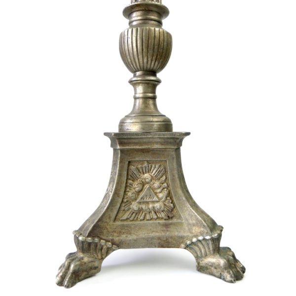 Paire de pique-cierges d’église en métal XIXe France (détail)