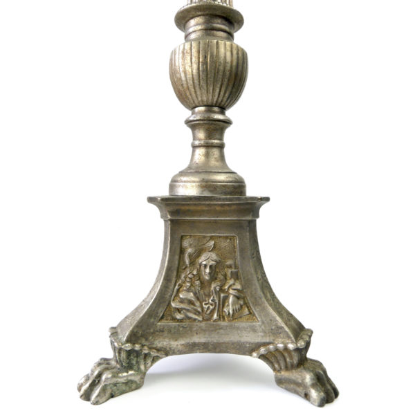 Paire de pique-cierges d’église en métal XIXe France (détail)