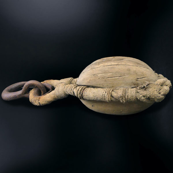 Grande poulie de vieux gréement XIXe rare en bois à 2 réas cordage et crochet (profil)