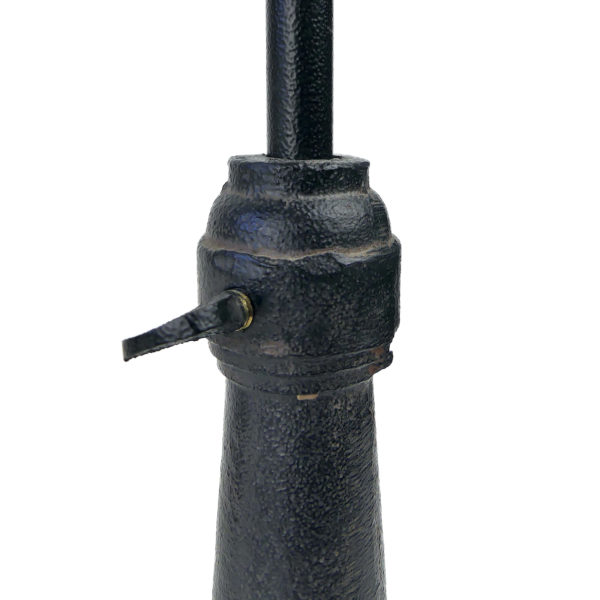 Miroir grossissant concave sur pied en fonte (détail)