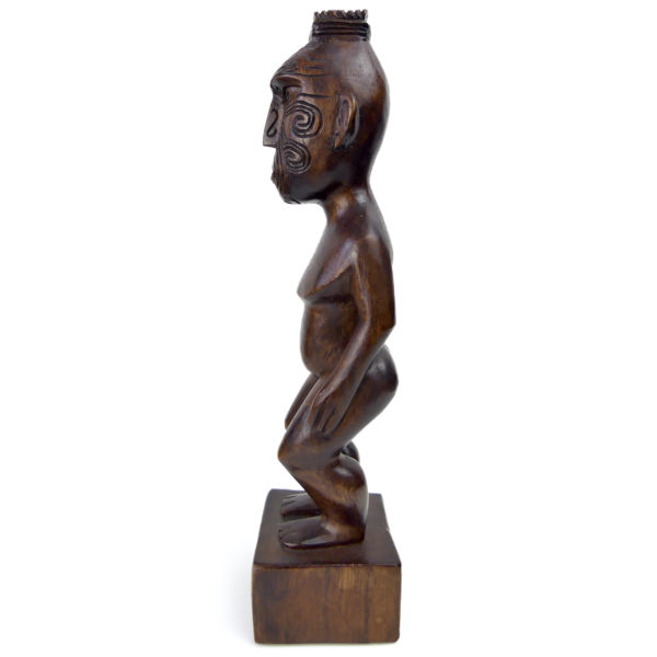 Petit Teko Teko Poutokomanawa Māori en bois brun Nouvelle-Zélande (profil)