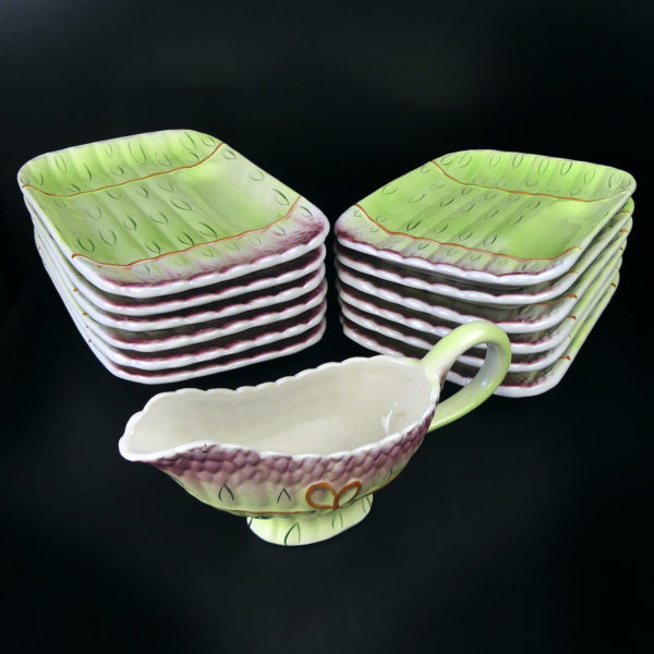 Service à asperges ancien 1 saucier et 12 assiettes What’s Vincent Cadeaux