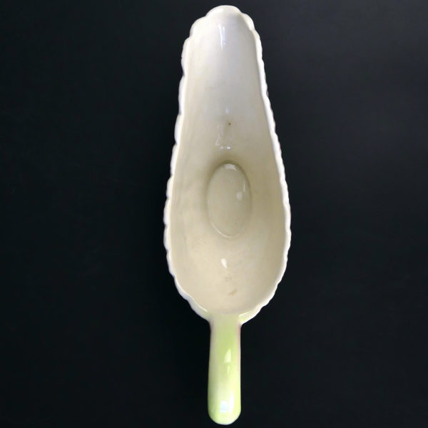 Service à asperges ancien 1 saucier et 12 assiettes What’s Vincent Cadeaux (saucier dessus)