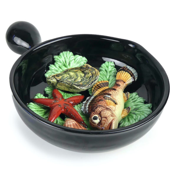 Caquelon provençal trompe l’Oeil typique des années 60 en barbotine Vallauris (3/4)