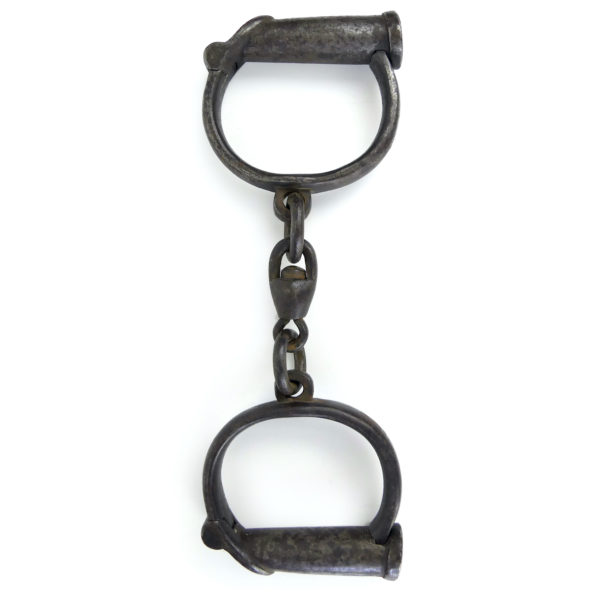 Menottes de bagnard lourde entrave de poignets sans clé XIXe France (face)