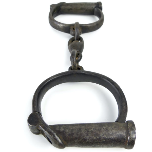 Menottes de bagnard lourde entrave de poignets sans clé XIXe France (profil)