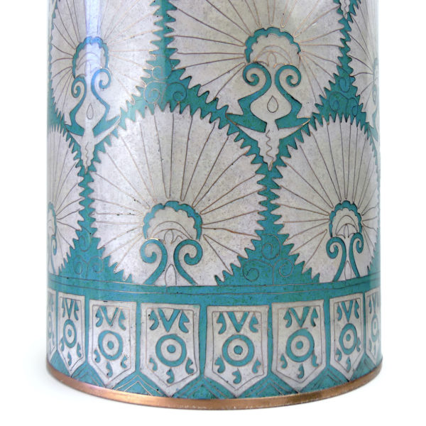 Grand pot cloisonné éventails turkmen bleu et blanc Fabienne Jouvin Paris (détail)