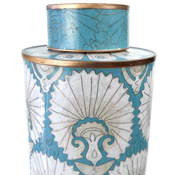 Pot long cloisonné éventails turkmen bleu et blanc Fabienne Jouvin Paris (détail)