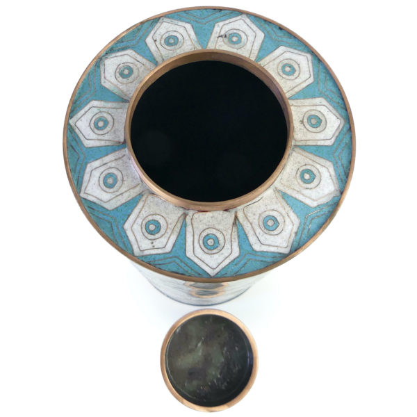 Pot long cloisonné éventails turkmen bleu et blanc Fabienne Jouvin Paris (dessus ouvert)