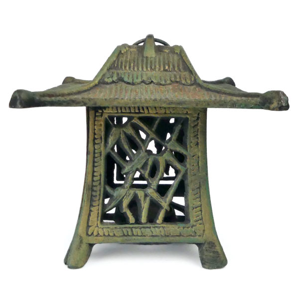 Petite lanterne de jardin japonaise en fonte d’acier de la période Shōwa (dos)