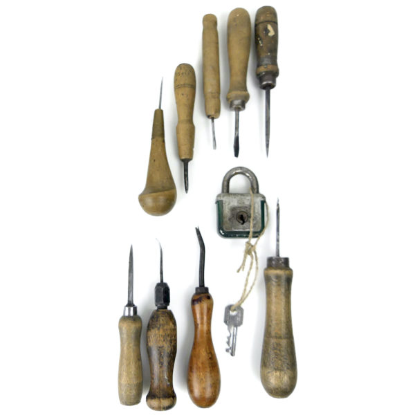Caisse à outils de menuisier des années 50 Outils anciens de menuiserie (outils)