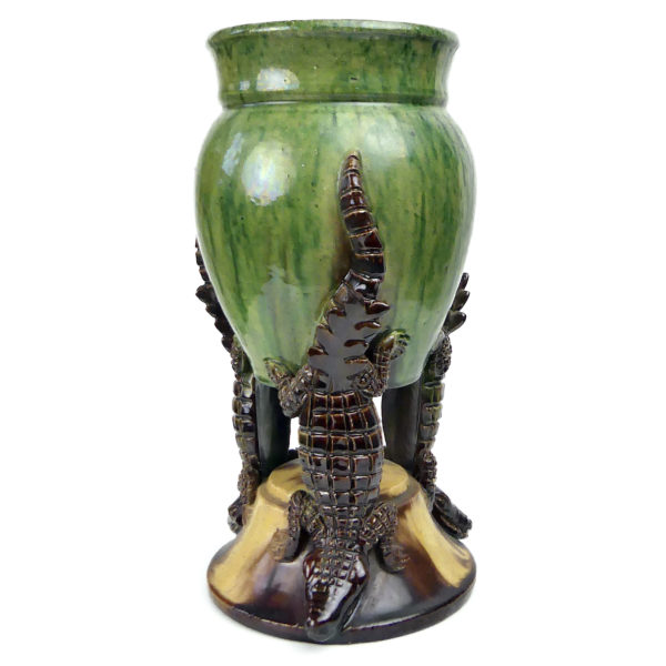Vase aux crocodiles ancien en céramique verte et brune Art nouveau (face)