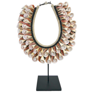 Collier de coquillages papou (face)