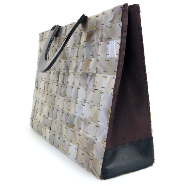 Petit sac de soirée en nacre corne et tissu marron satiné (3/4)