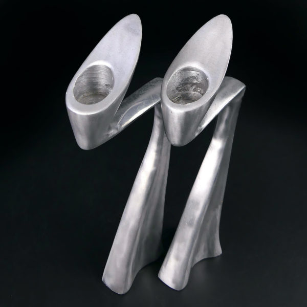 Deux chandeliers Swan en aluminium du designer britannique Matthew Hilton 80's – Image 10