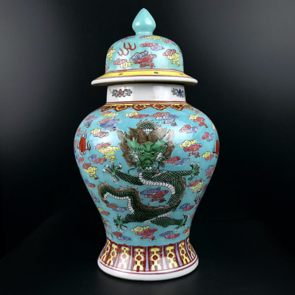 Pot aux 3 dragons et son couvercle en porcelaine chinoise de la famille rose (face)