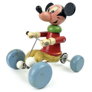 Jouet en bois Mickey ancien à roulettes de la mi-XXe Jouet en bois Vilac France (3/4)