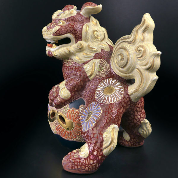 Lion gardien Shi en porcelaine japonaise Shōwa Ornement Tamajishi Kutani-yaki (3/4 dos)