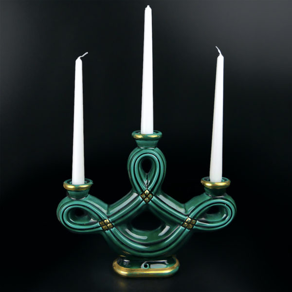 Paire de bougeoirs tressés à 3 feux en faïence verte et or Années 50 (face)