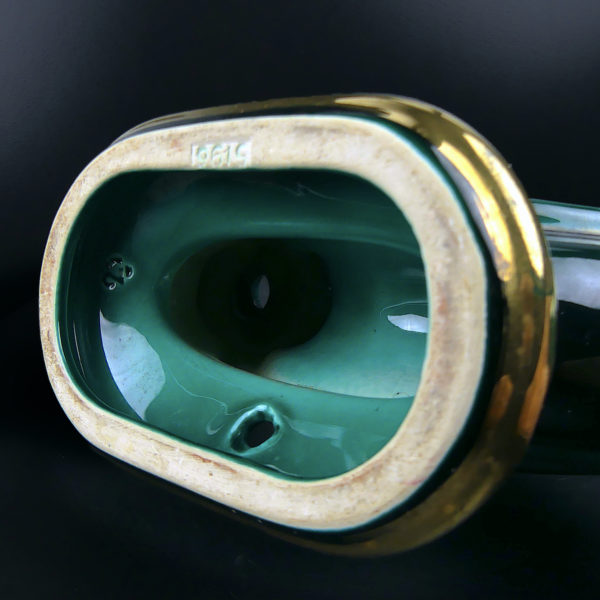 Paire de bougeoirs tressés à 3 feux en faïence verte et or Années 50 (détail)