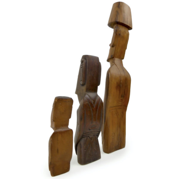 3 Moaï Rapa Nui anciens sculptés en bois précieux Île de Pâques (3/4 dos)