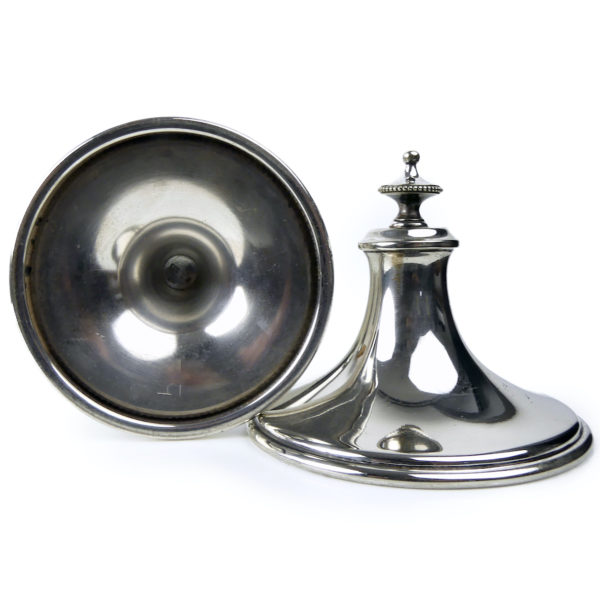 Ciboire anglais des années 20/30 en nickel plaqué argent Objet liturgique catholique (dessous)