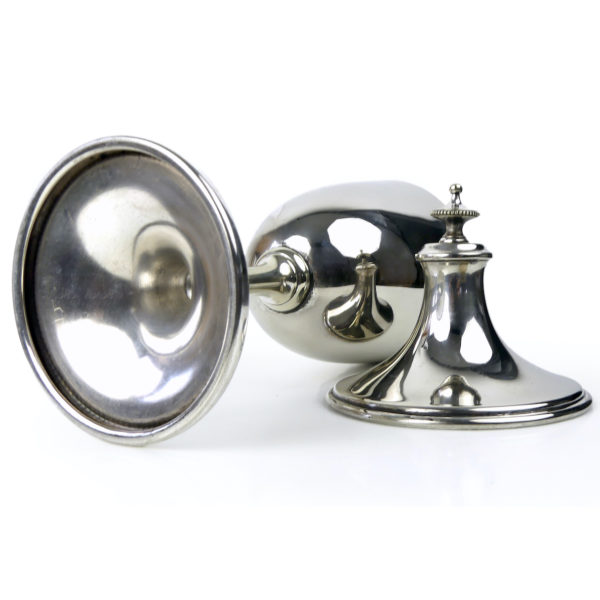 Ciboire anglais des années 20/30 en nickel plaqué argent Objet liturgique catholique (dessous 3/4)