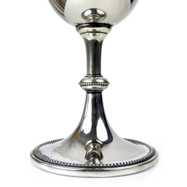Ciboire anglais des années 20/30 en nickel plaqué argent Objet liturgique catholique (détail)