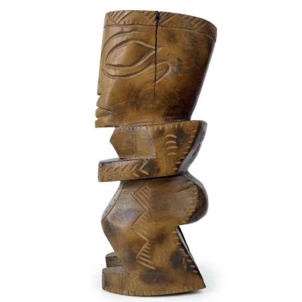 Tiki couronné polynésien de 1969 en bois de rose Miro à belle patine Bora Bora (profil)