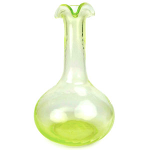 Carafe en ouraline à 3 becs Carafe ancienne à vin et eau (face)